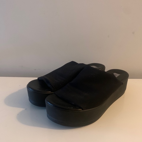 Steve Madden 90s Sandals - Picture 2 of 3